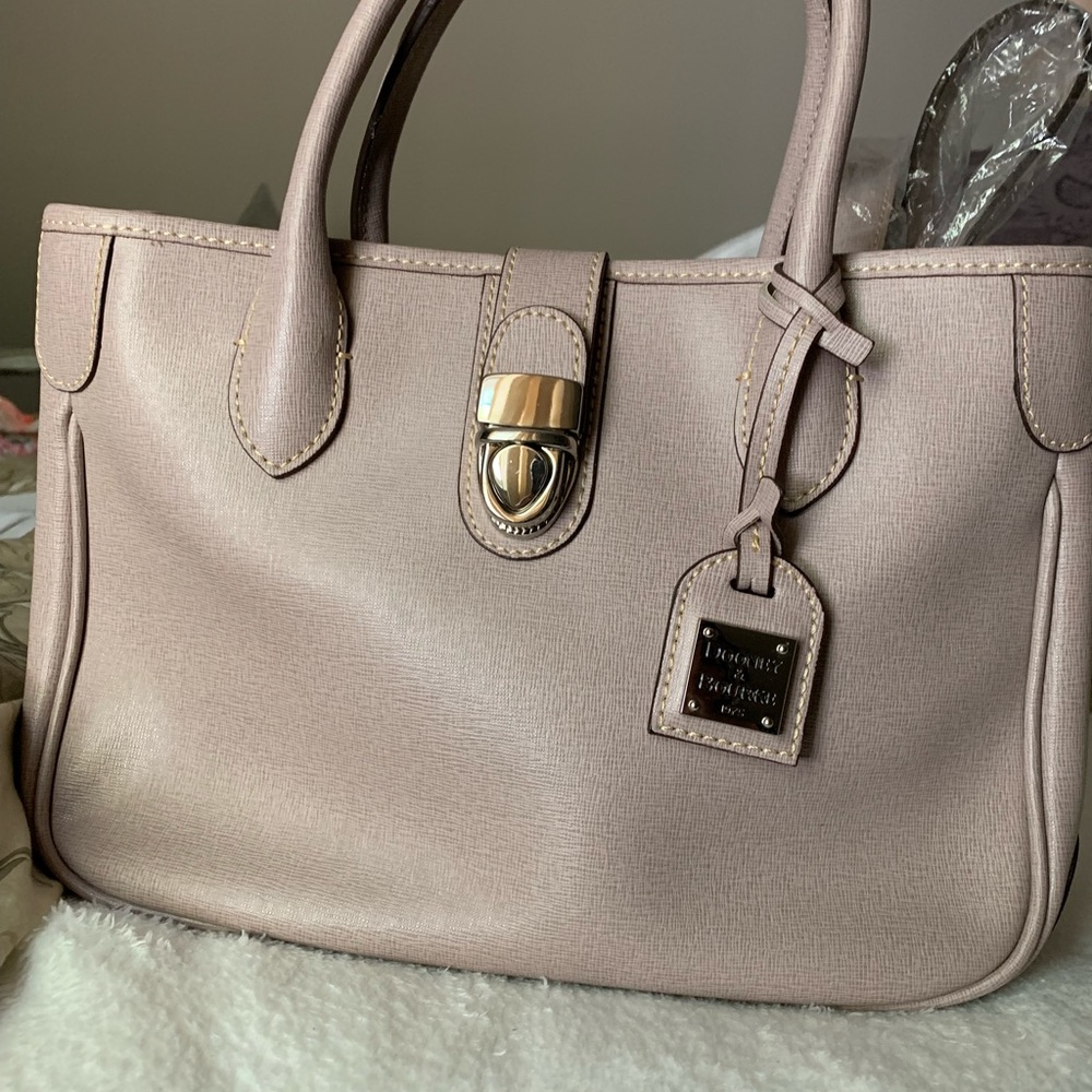 NWOT Dooney & Bourke bag